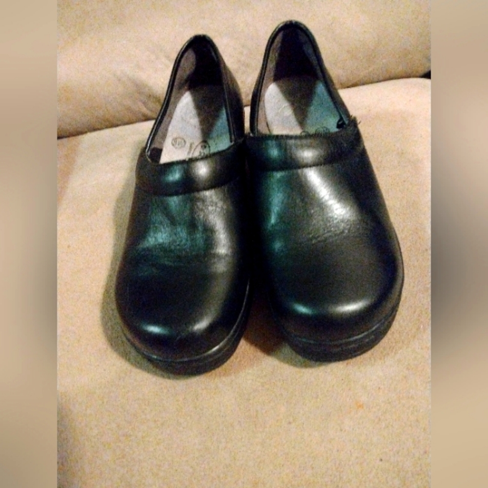 Dr Scholl's slipons